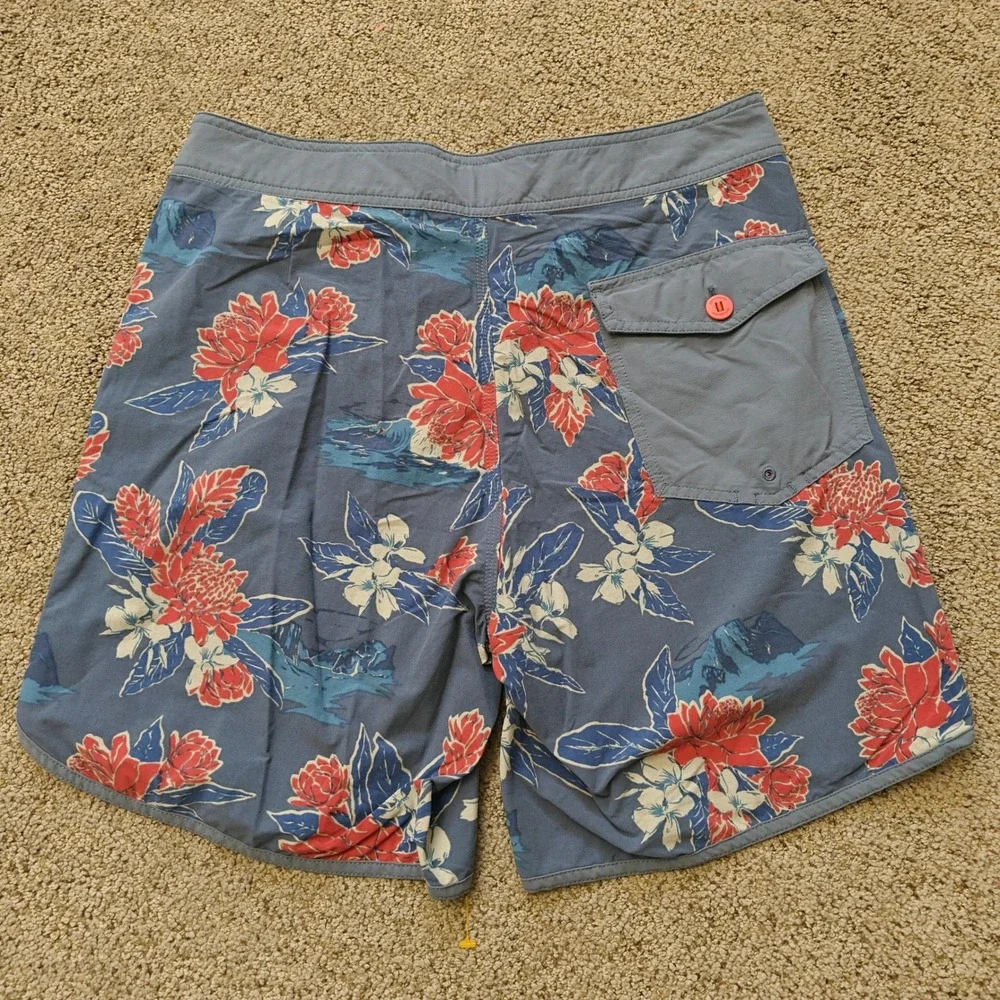 Patagonia‎ Mens 32 Board Shorts Blue Floral Tropical Scalloped Hem Stretch Swim